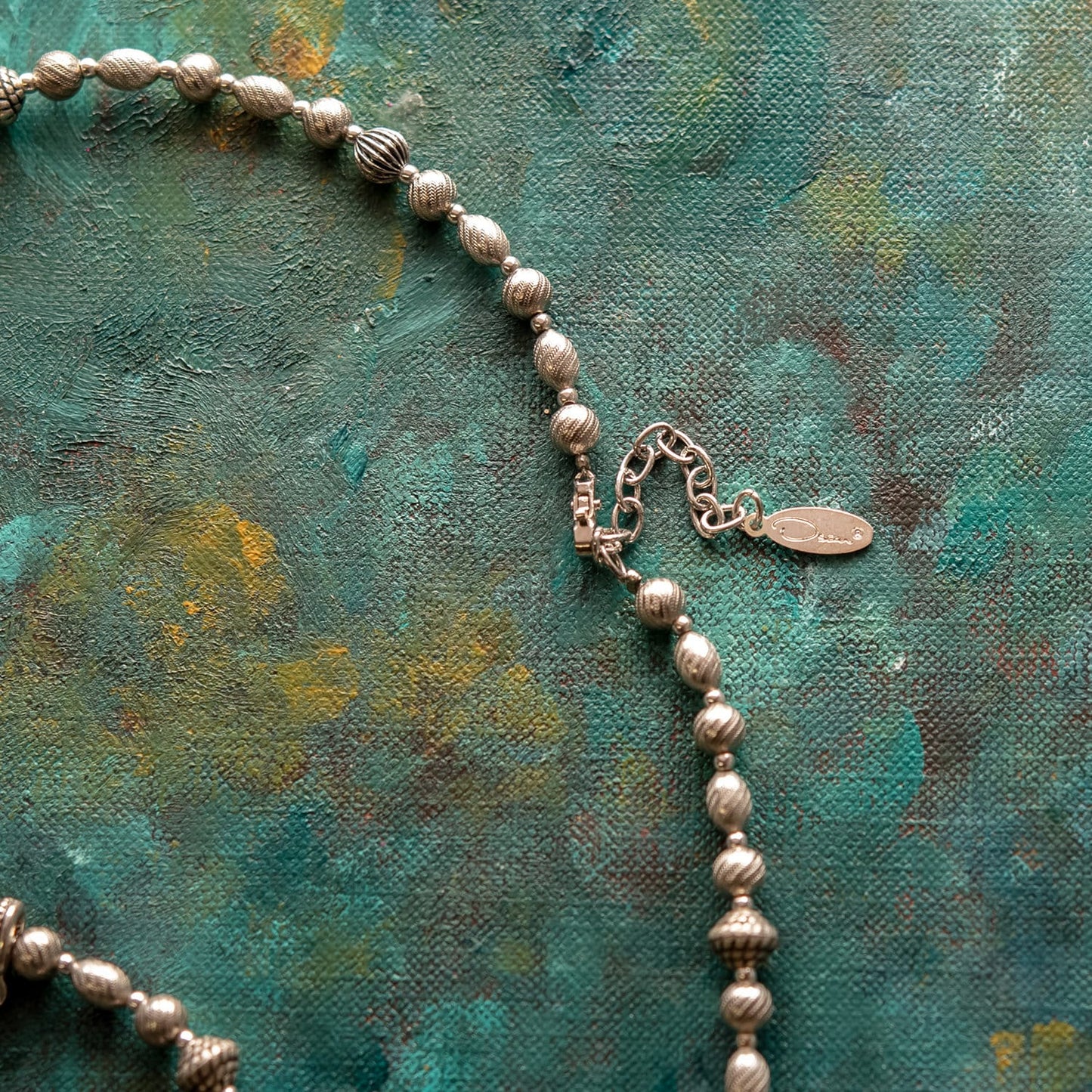 Vintage Oscar De La Renta 16 Inch Antiqued White Gold Plated Pendant Necklace