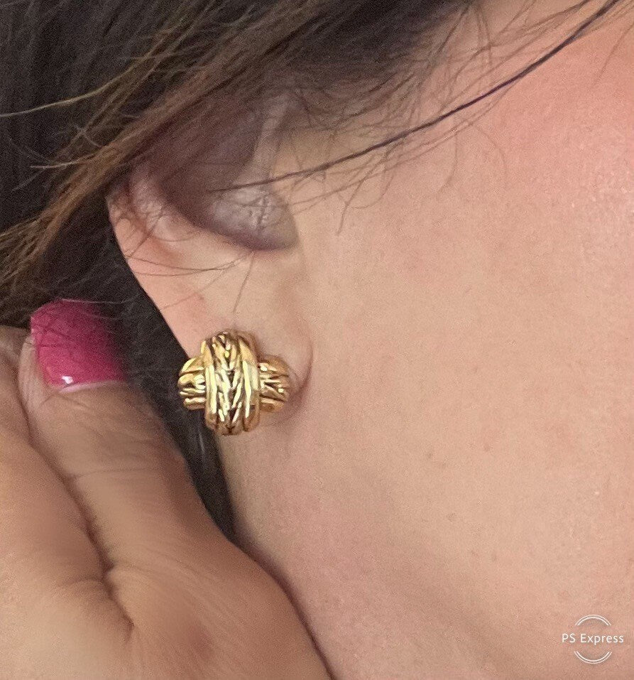 Vintage Oscar De La Renta X Gold Tone Earrings Stamped with OSCAR Logo #OSE-610