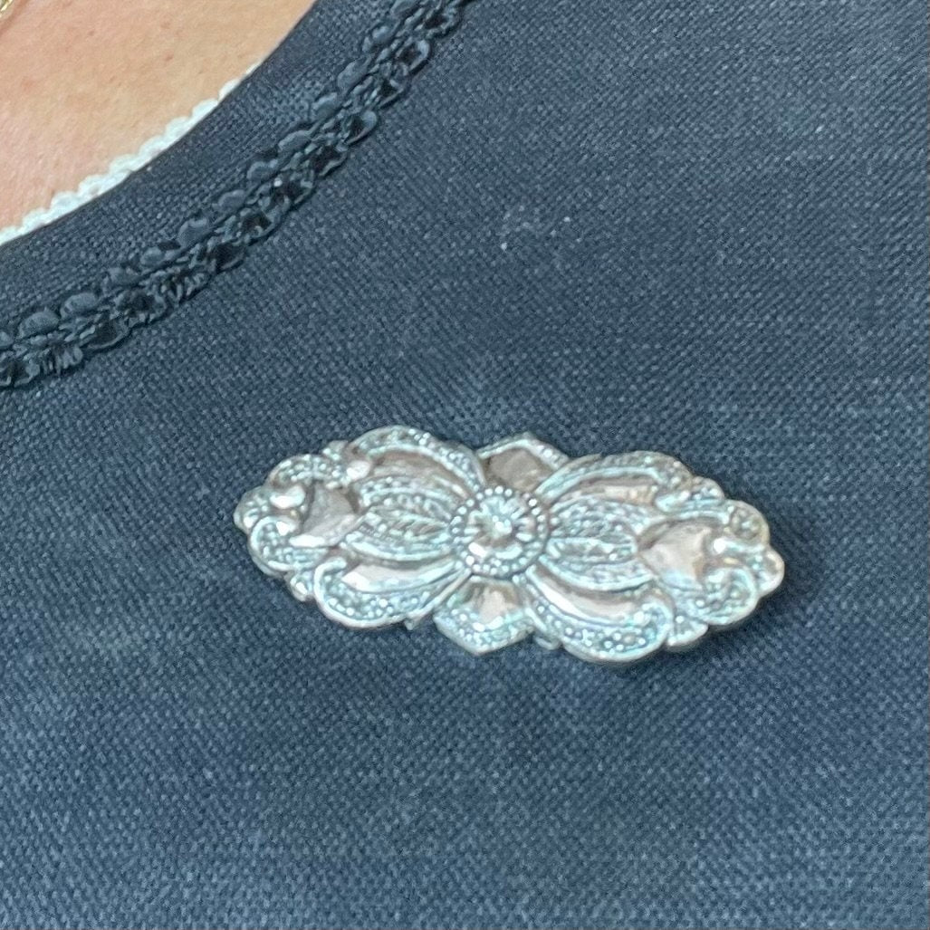 Vintage Brooch Victorian Era Pin Design Diamond Chip Stone with 20 Genuine Marcasite Stones, 18kt White Gold Electroplated Antique Design