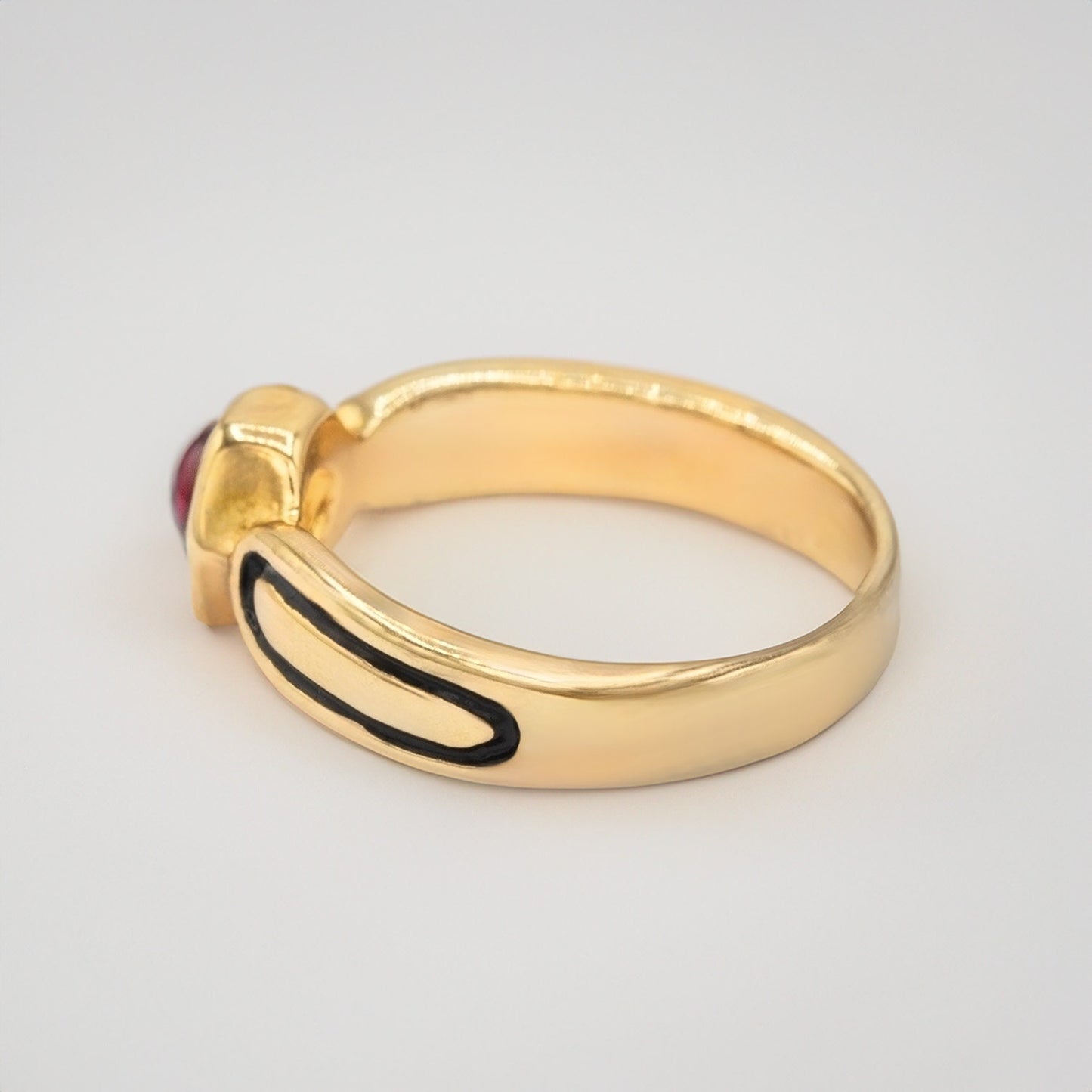 Vintage Ring Ruby Cabochon 18kt Gold Electroplated Antique Woman's Ring