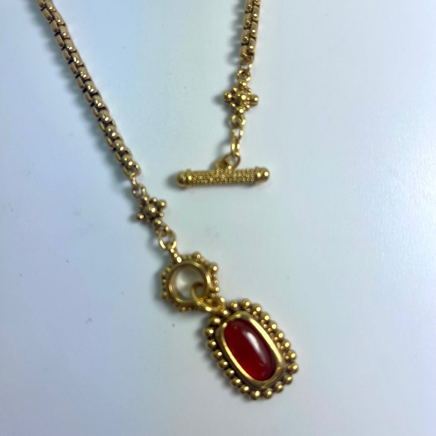Vintage Oscar De La Renta Beautiful 16 Inch Gold and Carnelian Stone Necklace #OSN-498