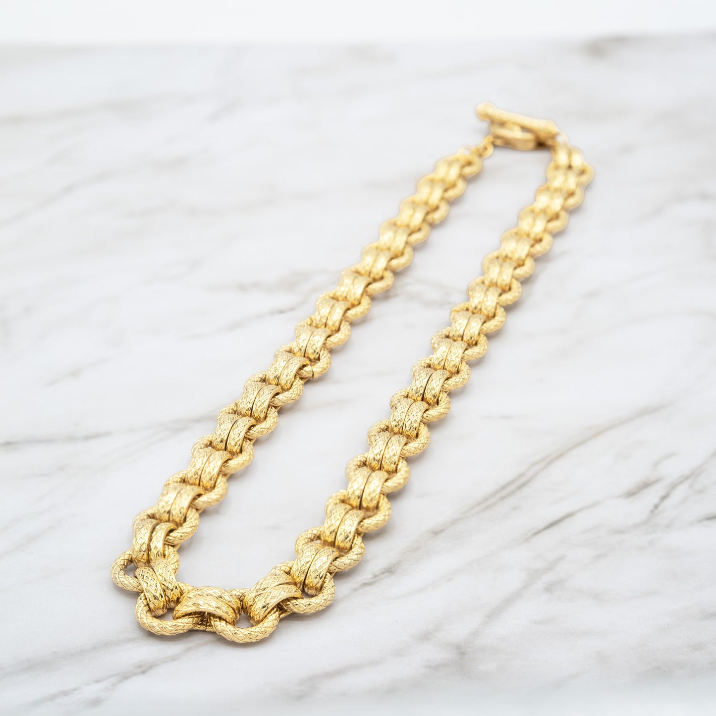 Vintage Oscar de la Renta Linked 18" Womens Antique Yellow Gold Plated Necklace Toggle Closure Link Chain Necklace for Women