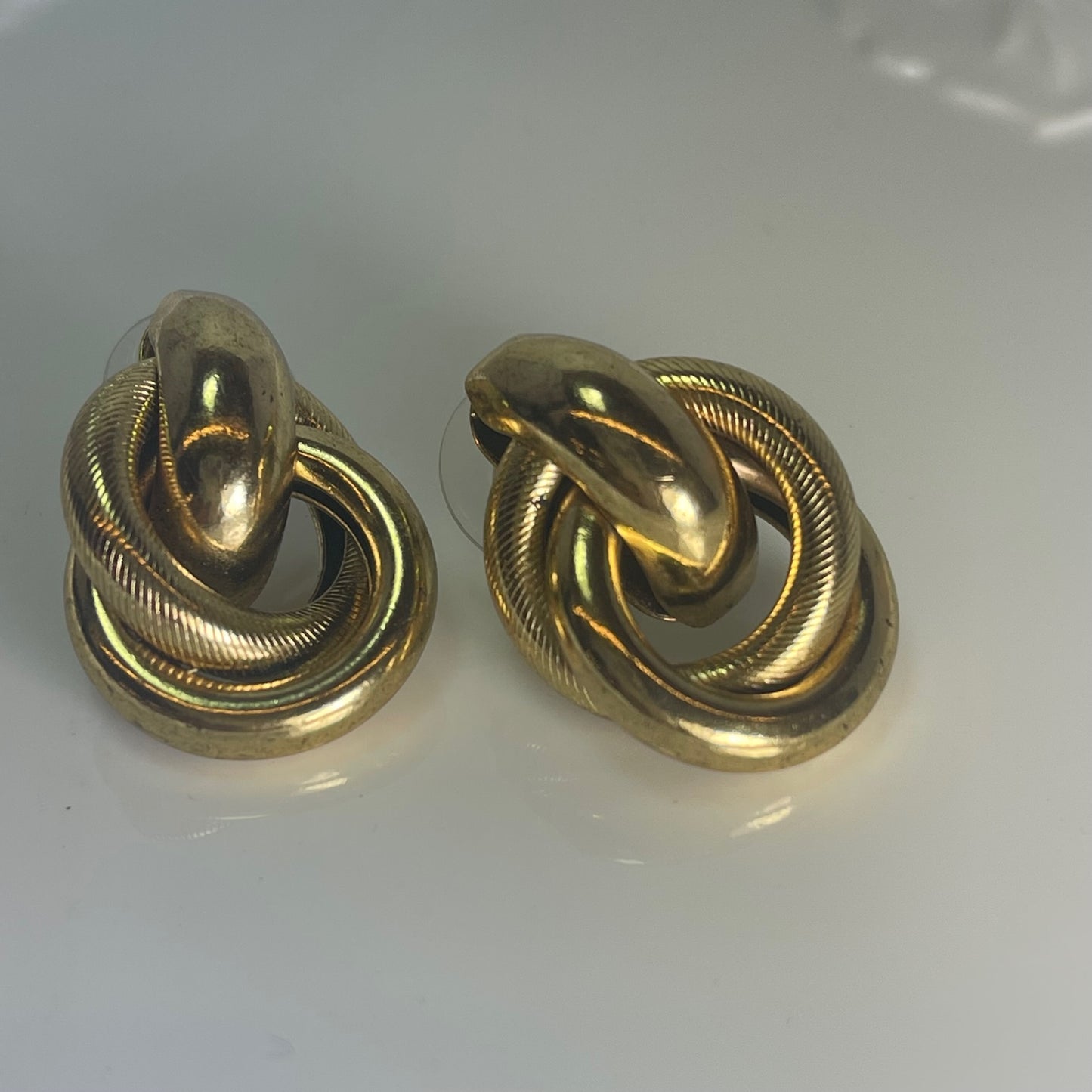 Vintage Earrings Oscar de la Renta Antique Gold Tone Pierced Earrings for Women OSE-738-Y