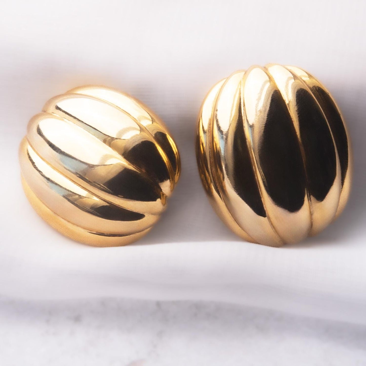 Vintage Earrings Oscar de la Renta Clip Earrings Polished Gold Tone Button