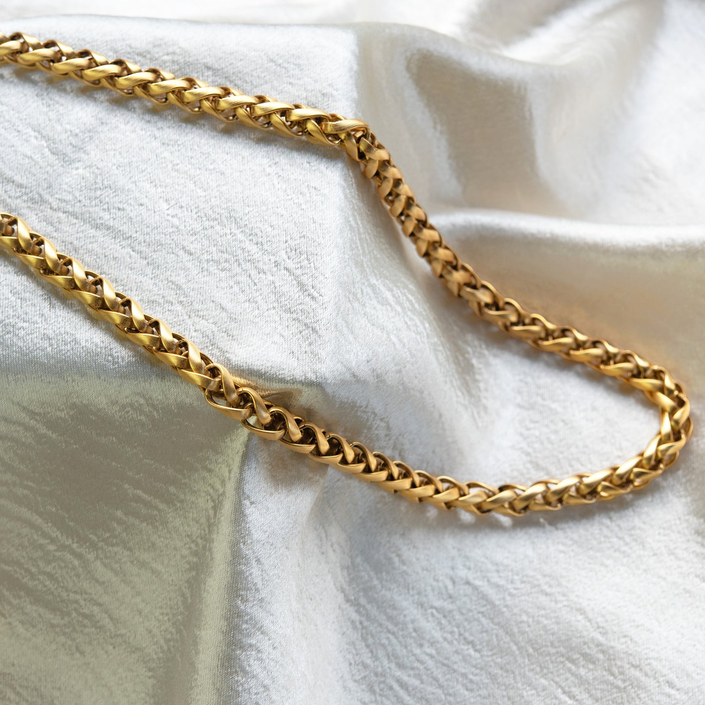 Vintage Oscar De La Renta 24" Inch Matte Gold Plated Chain Women's Necklace