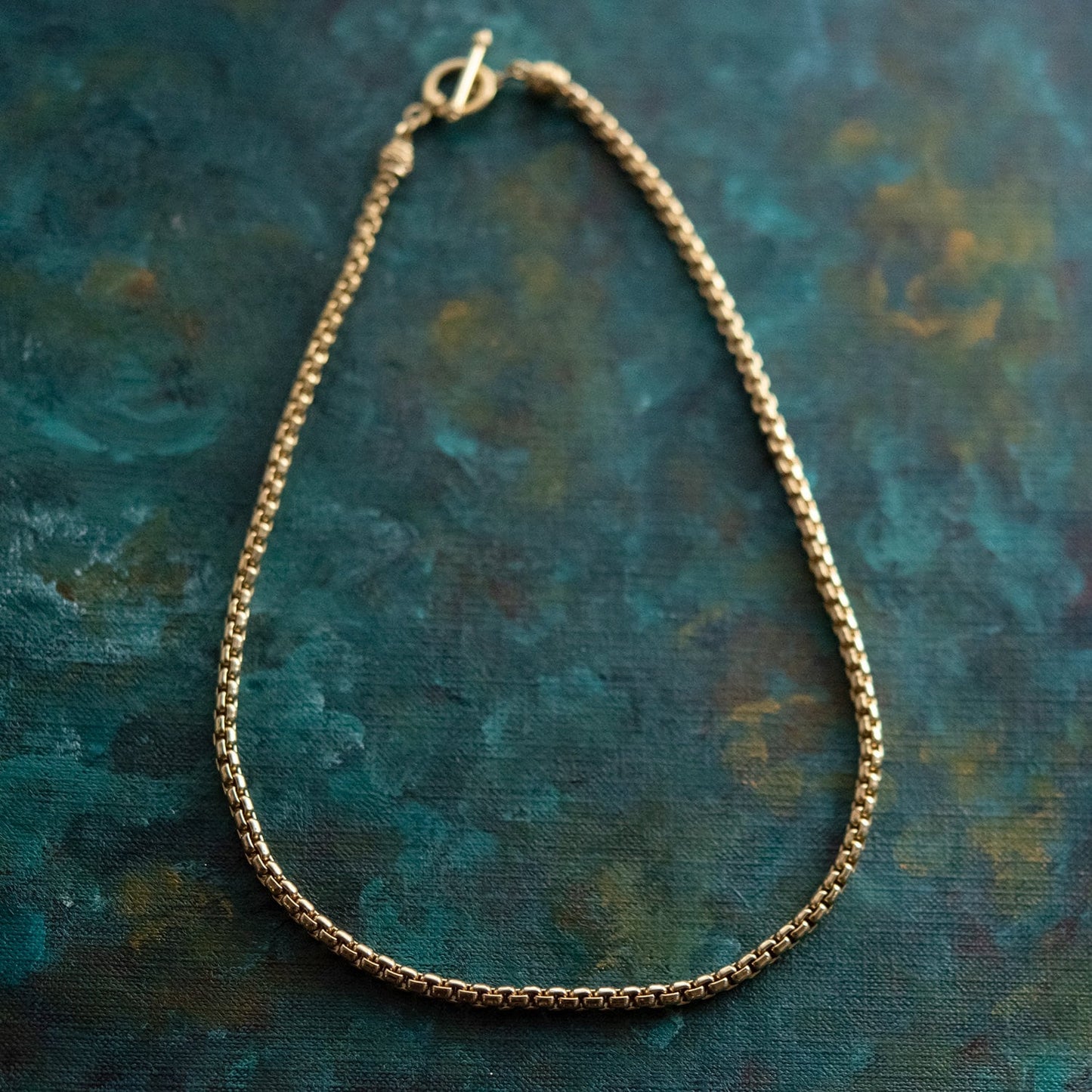 Vintage Oscar De La Renta 17 Inch Gold Tone Rounded Chain Necklace Toggle Clasp #OSN-436-G