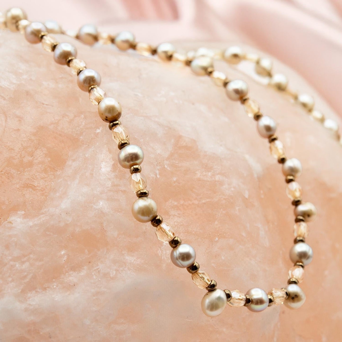Vintage Oscar De La Renta 16 Inch MINI Genuine Fresh Water Pearl Necklace Faceted Glass Beads Antique Gold Jewelry for Women Girl Antique