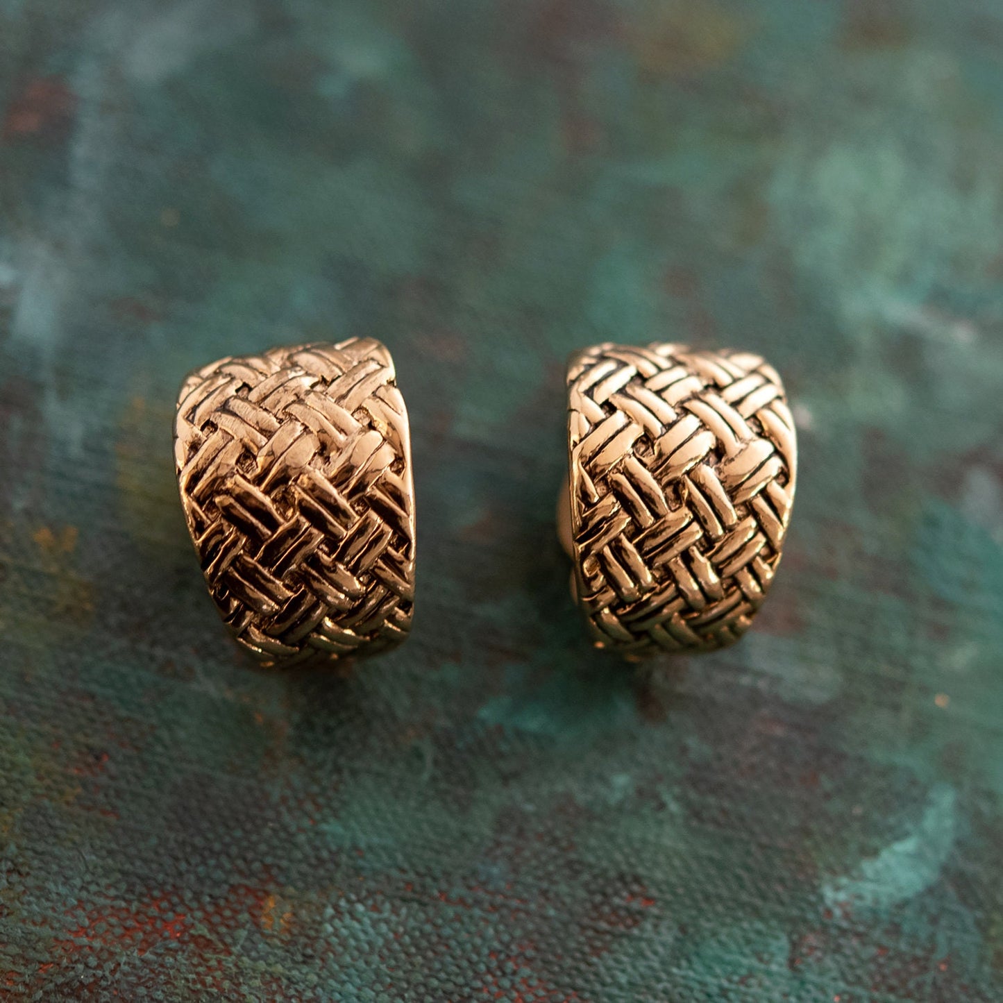 Vintage Oscar de la Renta Clip Earrings Antique Yellow Gold Basket Weave Design