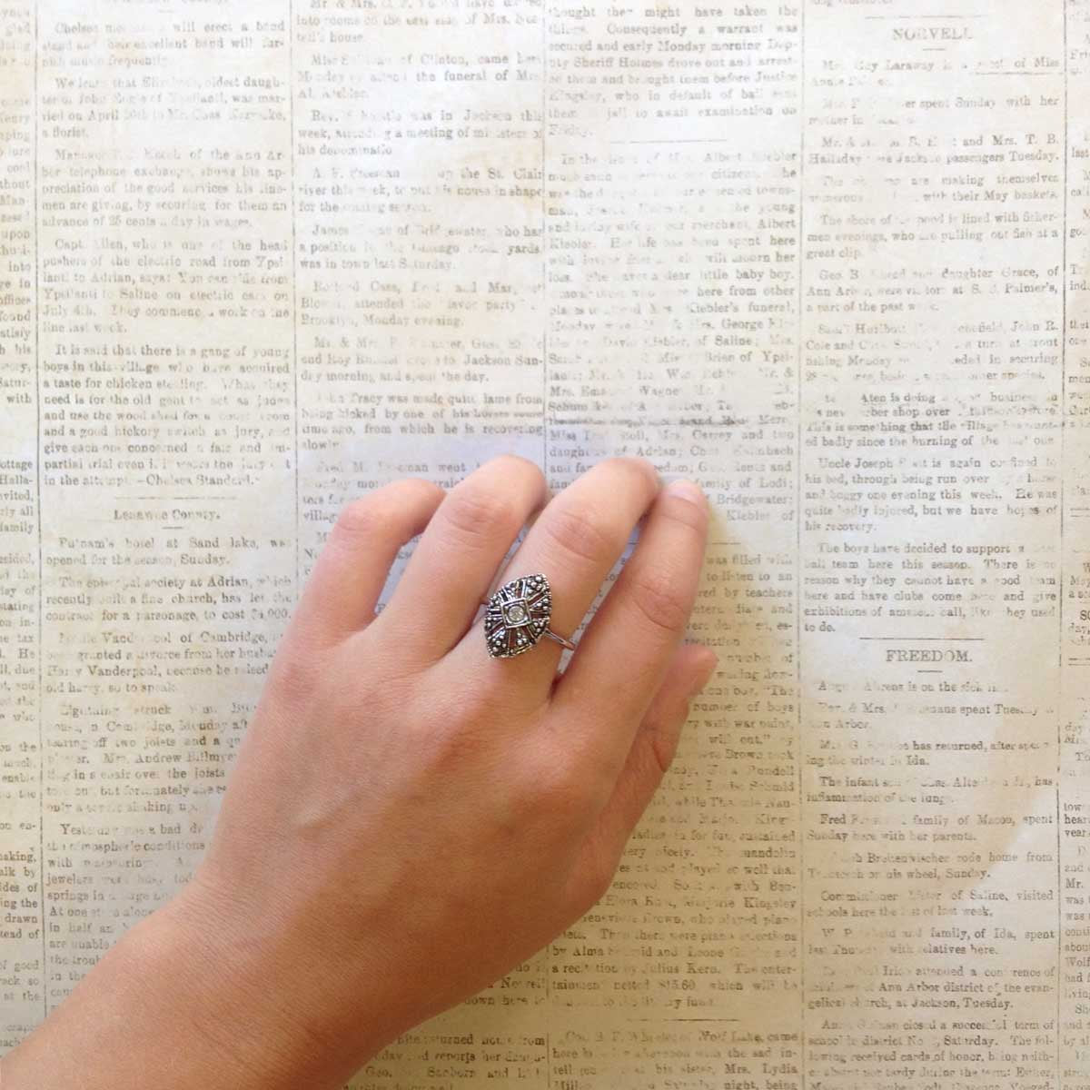 Vintage Jewelry Women's Austrian Crystal Cocktail Ring in 18k White or Yellow Gold Electroplate