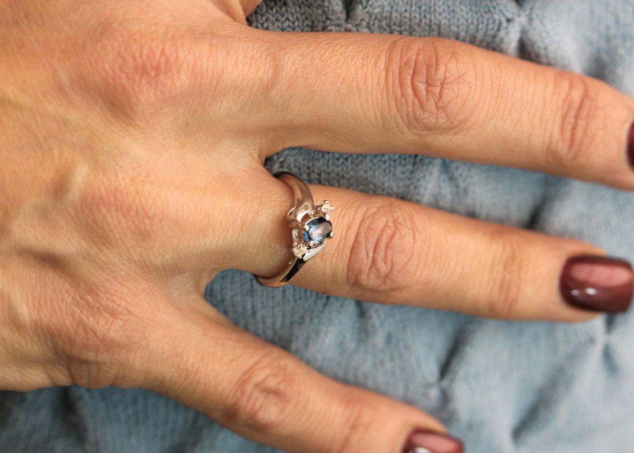 Vintage Ring Sapphire & Clear Austrian Crystals 18k White Gold Electroplated September Birthstone