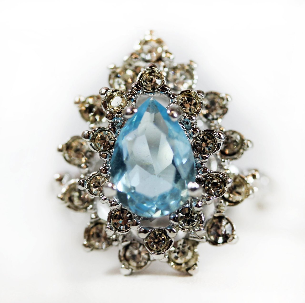 Vintage Ring Victorian Style Genuine Opal Clear Swarovski Crystals 18k Gold Womens Ornate Antique Jewelry #R767