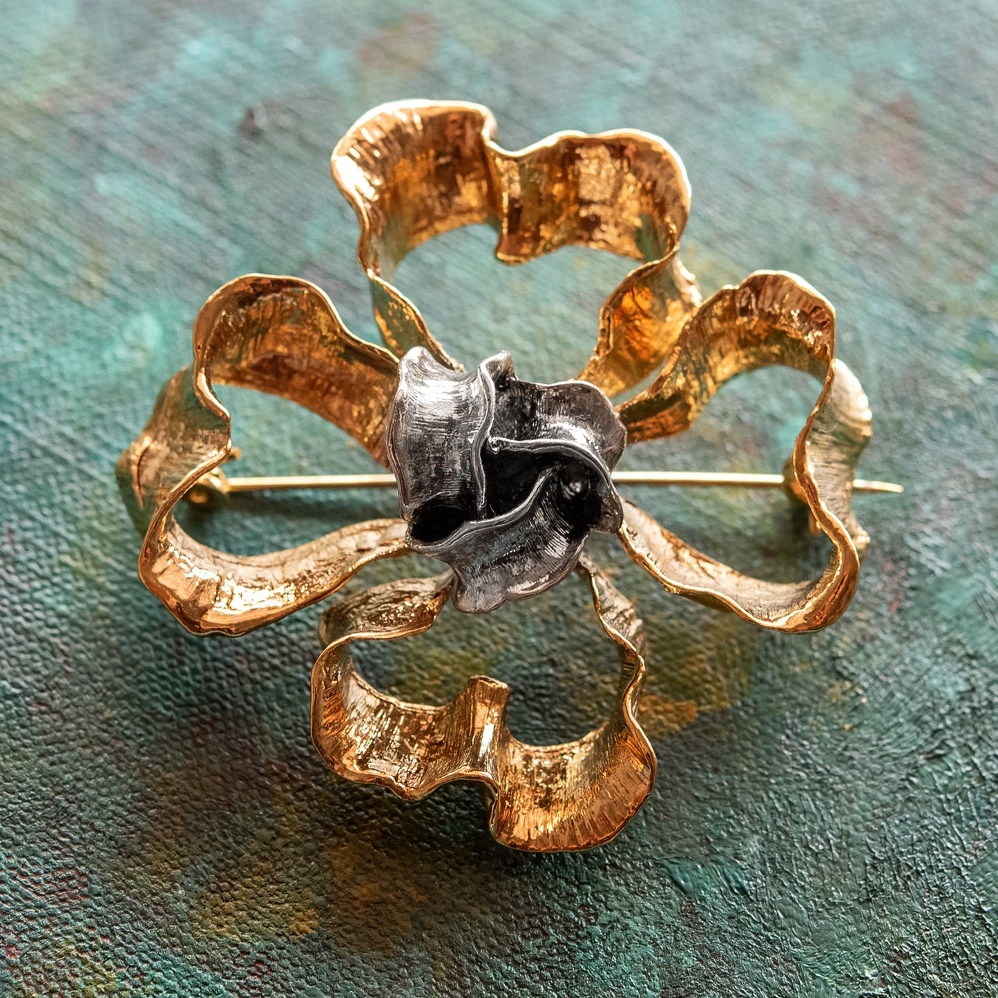 Oscar de la Renta Vintage Ring Pin Antique Handmade Designer Gold Brooch for Women Ornate OS-P703 Size: undefined
