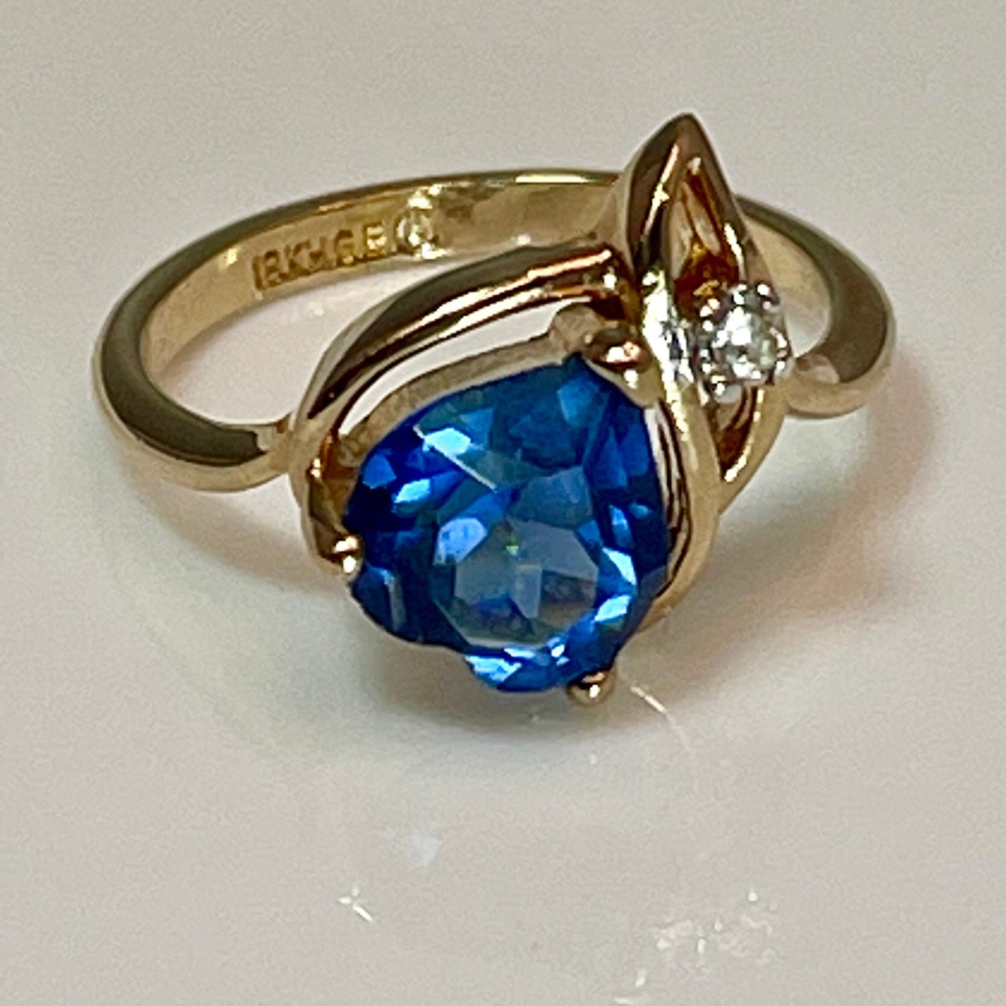 Vintage Ring Cubic Zirconia or Austrian Crystal Heart Ring 18k Gold Electroplated Love Engagement Womens RingR2339