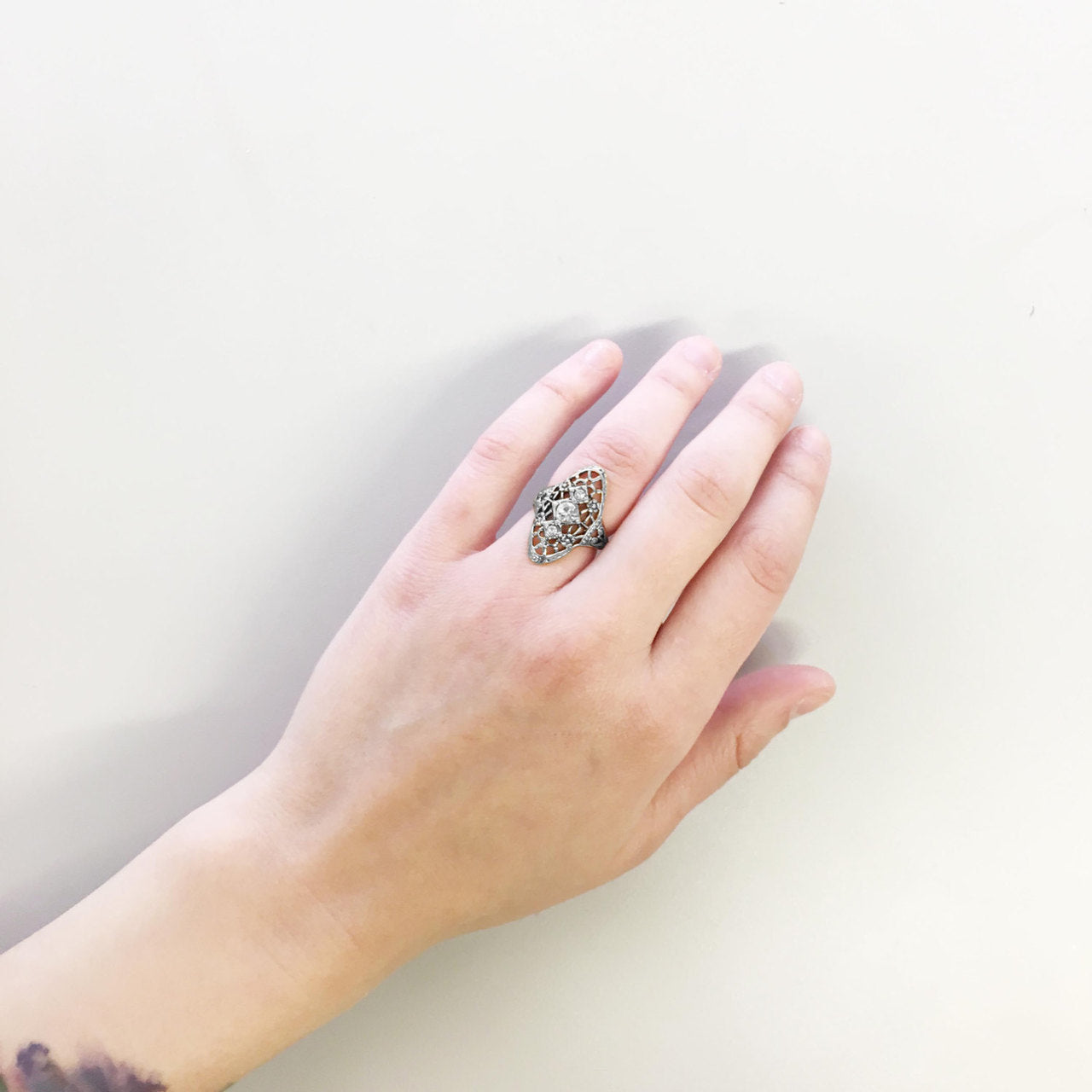 Vintage Antiqued 18k White Gold Electroplated Filigree Ring with Clear Austrian Crystals Size 7