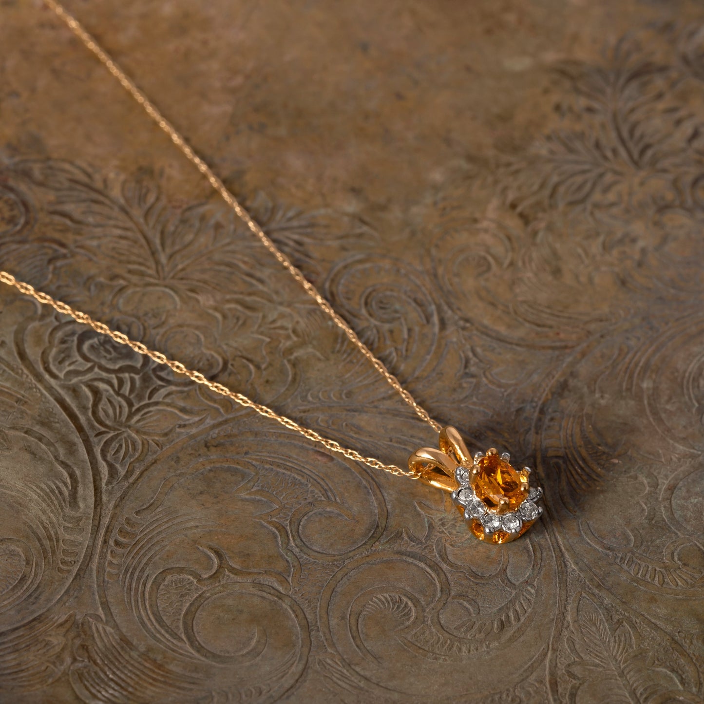 pendant-solitaire-topaz-nevember birthstone