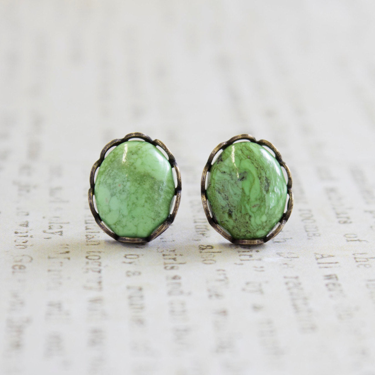 Vintage Oscar De La Renta Green Stone Posts Antiqued Gold Tone Setting Earrings