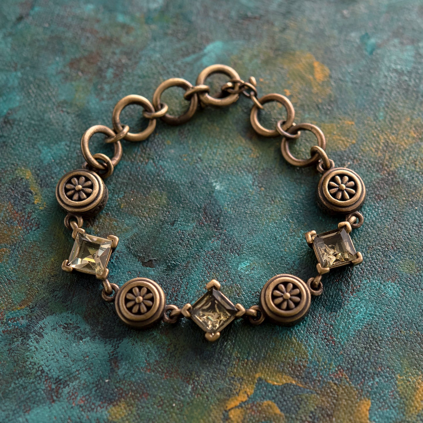 Vintage Oscar De La Renta 7.5" Antiqued Gold Tone Bracelet with Glass Beads Size: AG