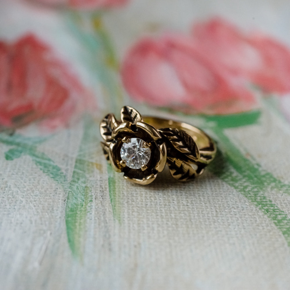 A Vintage Ring 1980's Flower Ring Cubic Zirconia Antique 18k Gold R2920