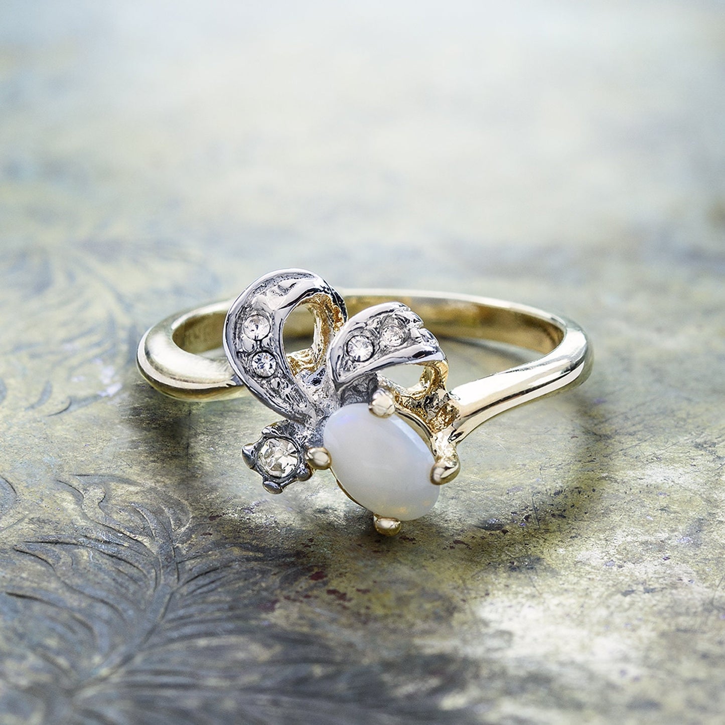 vintage-genuine-opal-clear-Austrian-crystal-ring-gold-plated