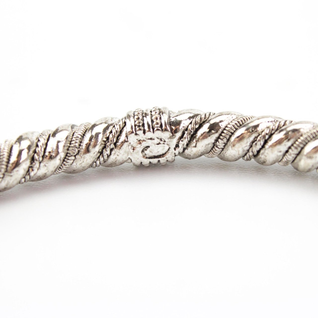 Vintage Oscar De La Renta Textured Antiqued Silver Bangle Bracelet