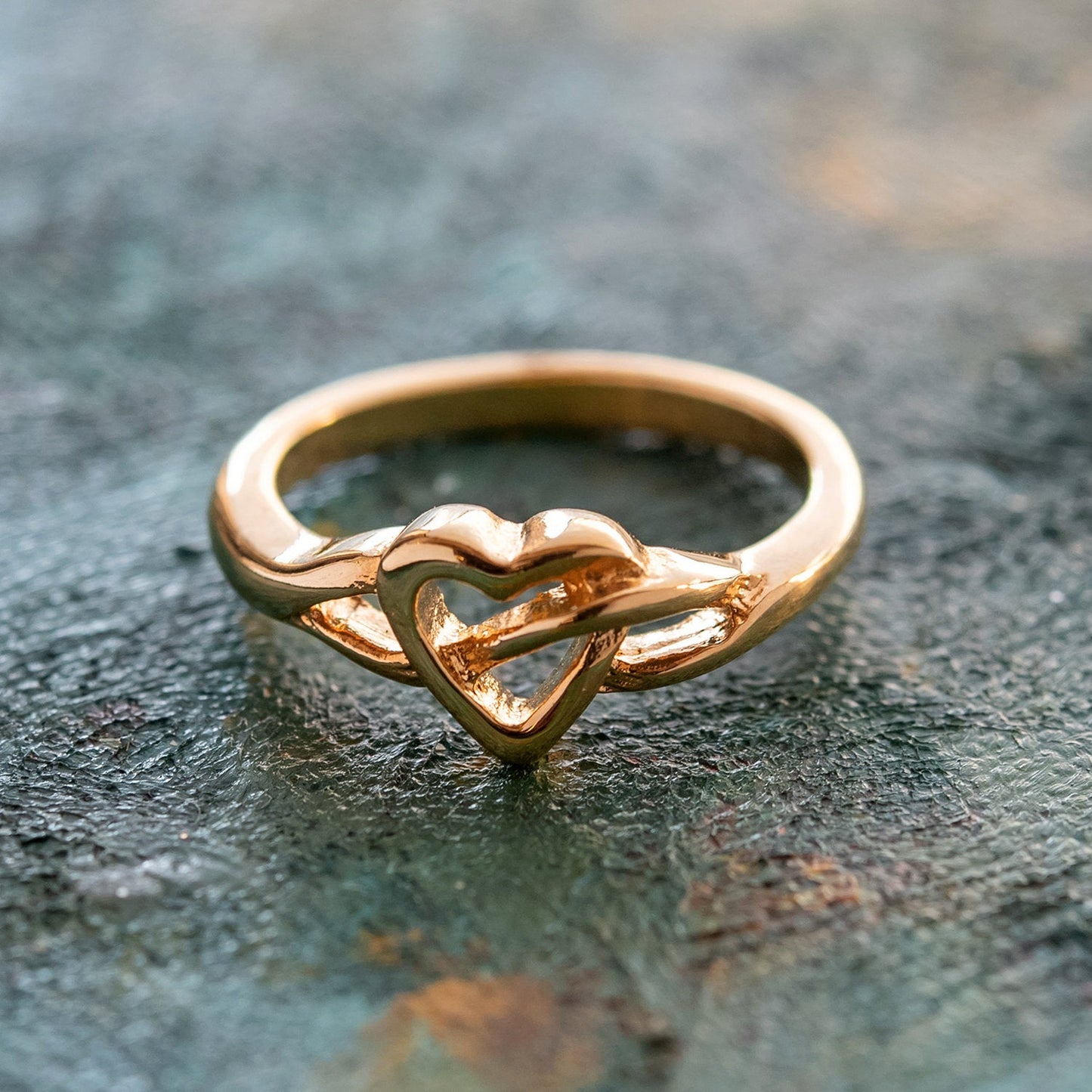 Vintage Ring 1980s Heart 18kt White Gold Silver Ring Antique Womans Jewelry #R1040-W