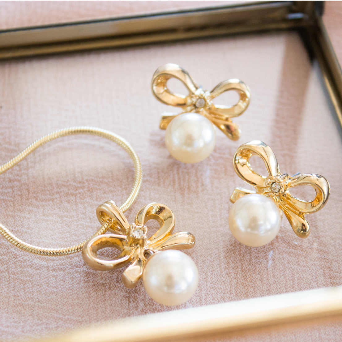 Vintage Earrings Pearl Earrings 18kt Gold Swarovski Crystals Pierced or Screw Back Clip Earrings #E359 | PVD Vintage Jewelry Pearl