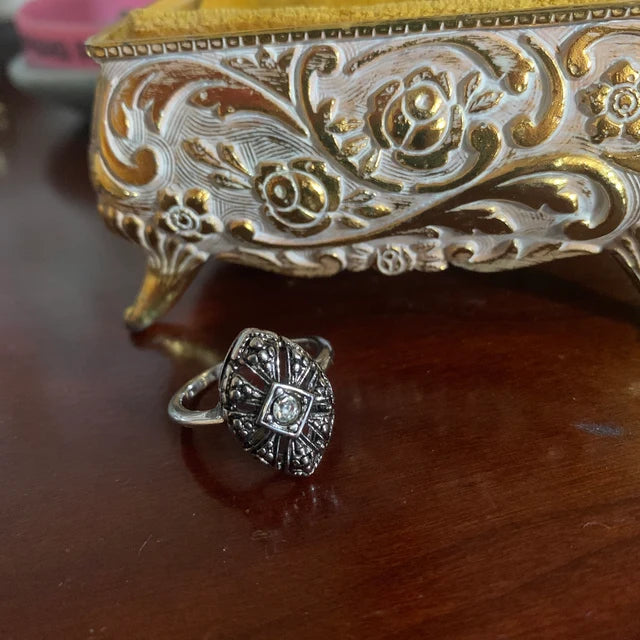 Vintage Jewelry Women's Austrian Crystal Cocktail Ring in 18k White or Yellow Gold Electroplate