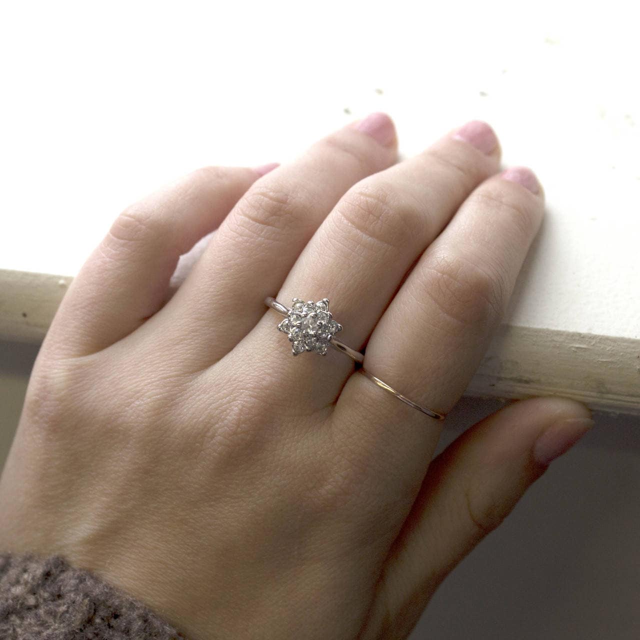 Vintage Ring Jewelry Clear Crystal Flower Motif Cocktail Ring in 18k White Gold Silver Made in the USA R1039 Antique Rings