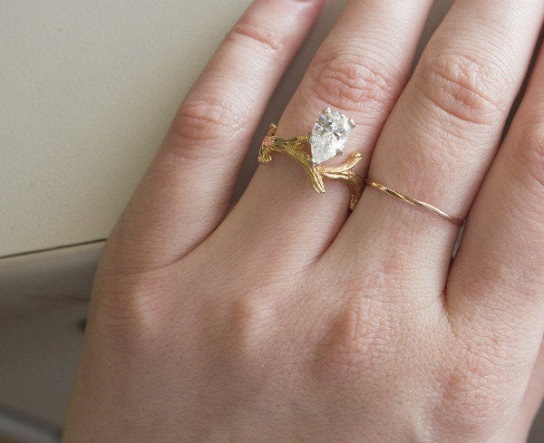 Vintage Ring Pear Shaped Cubic Zirconia 18k Gold Twig Style Engagement Ring R580 - Limited Stock - Never Worn
