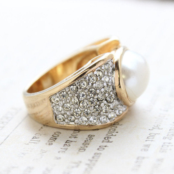 A Vintage Ring Pearl Bead and Clear Swarovski Crystal Cocktail Ring 18k Yellow Gold Electroplated R1934