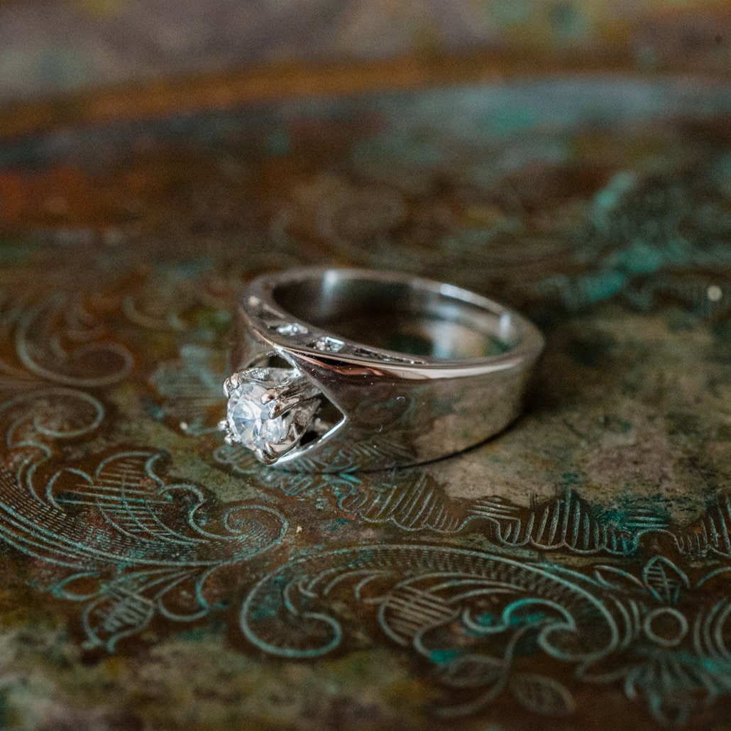 Vintage Ring 18k White Gold Silver Swarovski Crystal Engagement Style Ring R1002 - Limited Stock - Never Worn