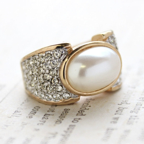 A Vintage Ring Pearl Bead and Clear Swarovski Crystal Cocktail Ring 18k Yellow Gold Electroplated R1934