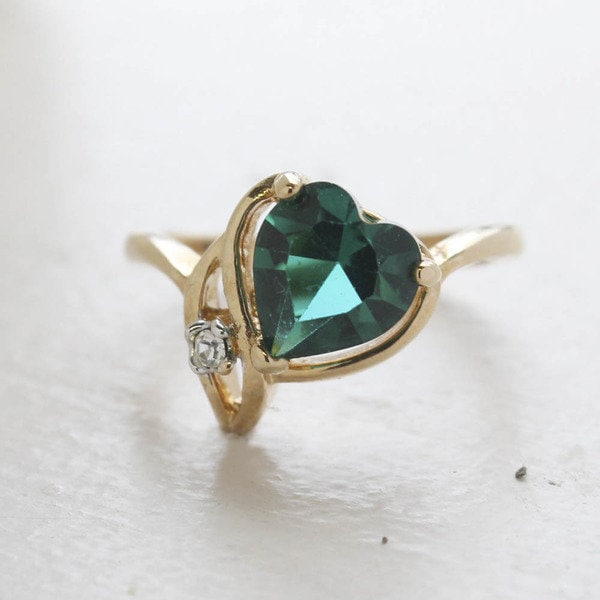 Vintage Ring Cubic Zirconia or Austrian Crystal Heart Ring 18k Gold Electroplated Love Engagement Womens RingR2339