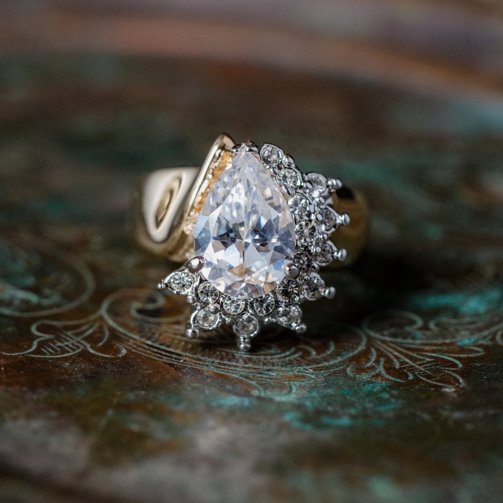 Vintage Ring Clear Cubic Zirconia Clear Swarovski Crystals 18kt Gold Antique Womans Jewelry Engagement R3163 - Limited Stock - Never Worn