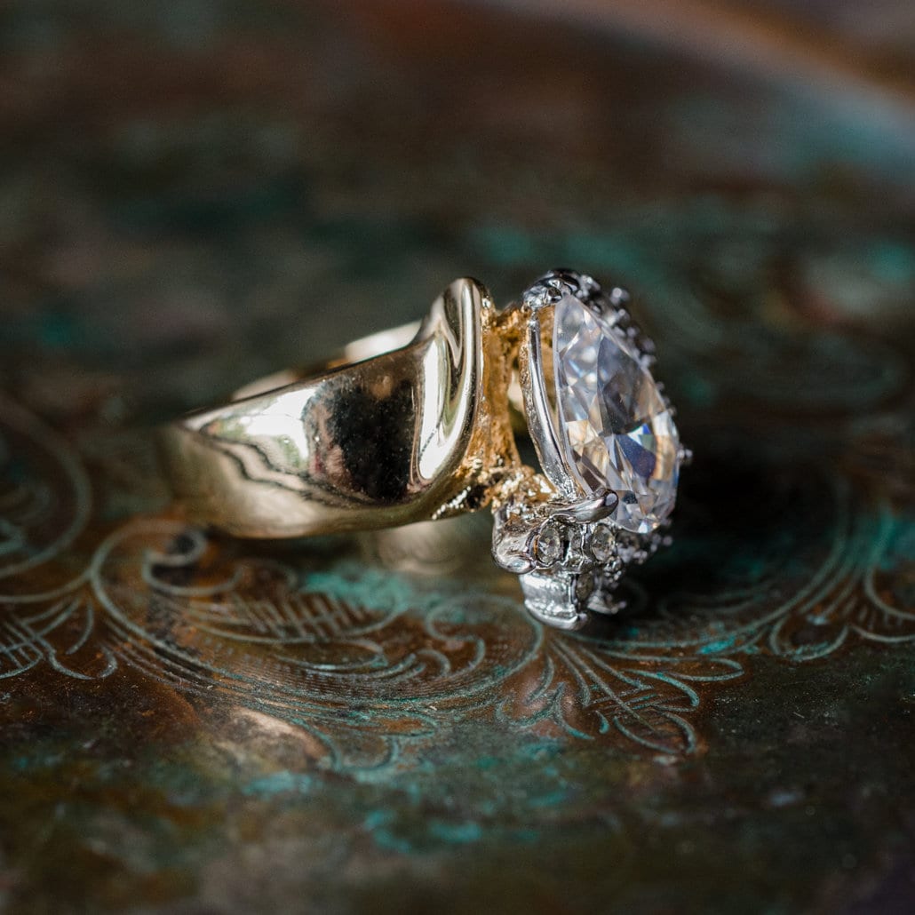 Vintage Ring Clear Cubic Zirconia Clear Swarovski Crystals 18kt Gold Antique Womans Jewelry Engagement R3163 - Limited Stock - Never Worn