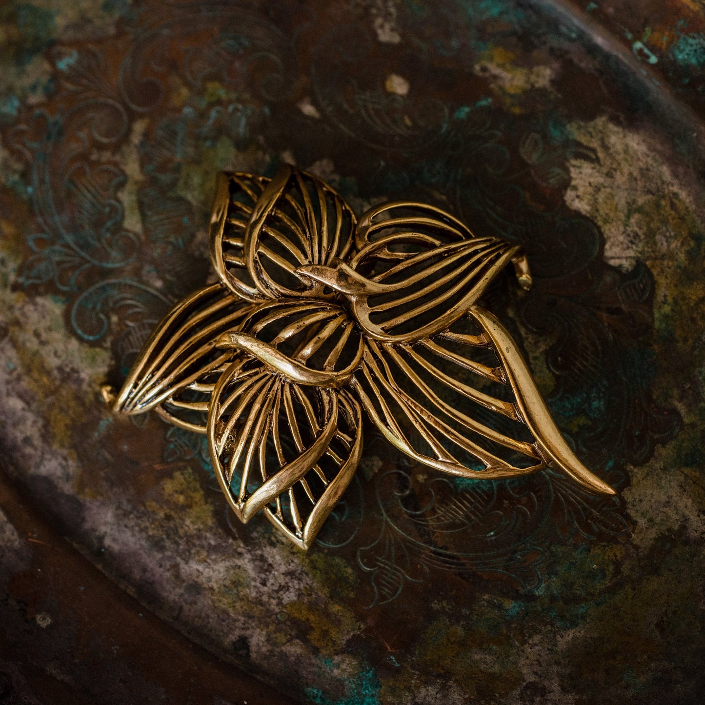 Oscar de la Renta Vintage Gold Flower Pin Women's Brooch Antique Gold Unique