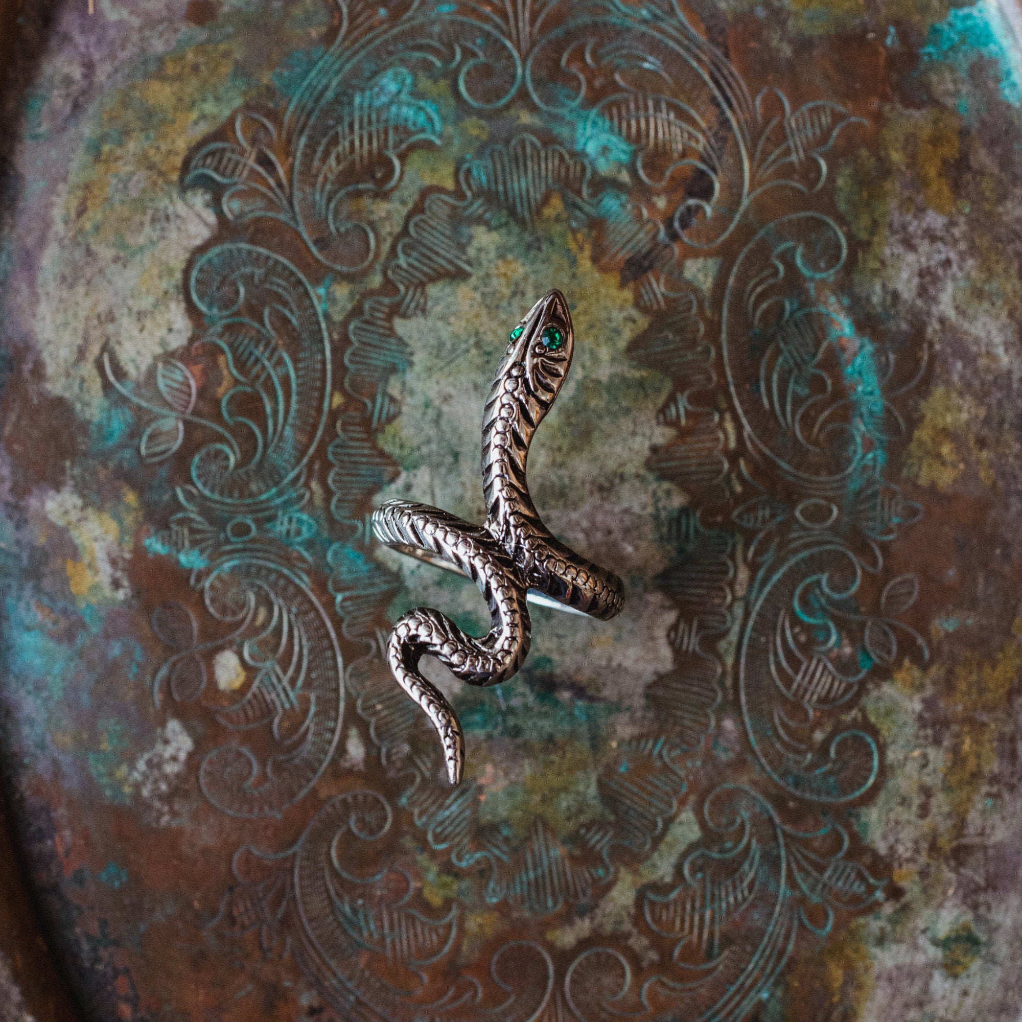 thumbnail image 2 of Antique Silver Snake Ring With Green Emerald Eyes – Adjustable, 10 Gemstones – Unbranded 2 of 4