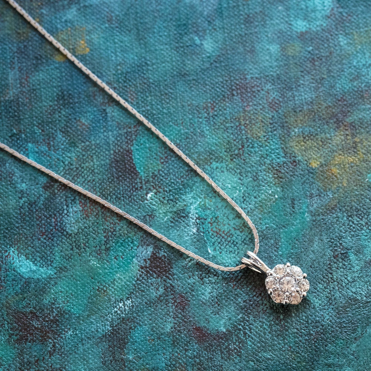 Vintage Flower Pendant Clear Swarovski Crystals 18k White Gold Silver N288 - Limited Stock - Never Worn
