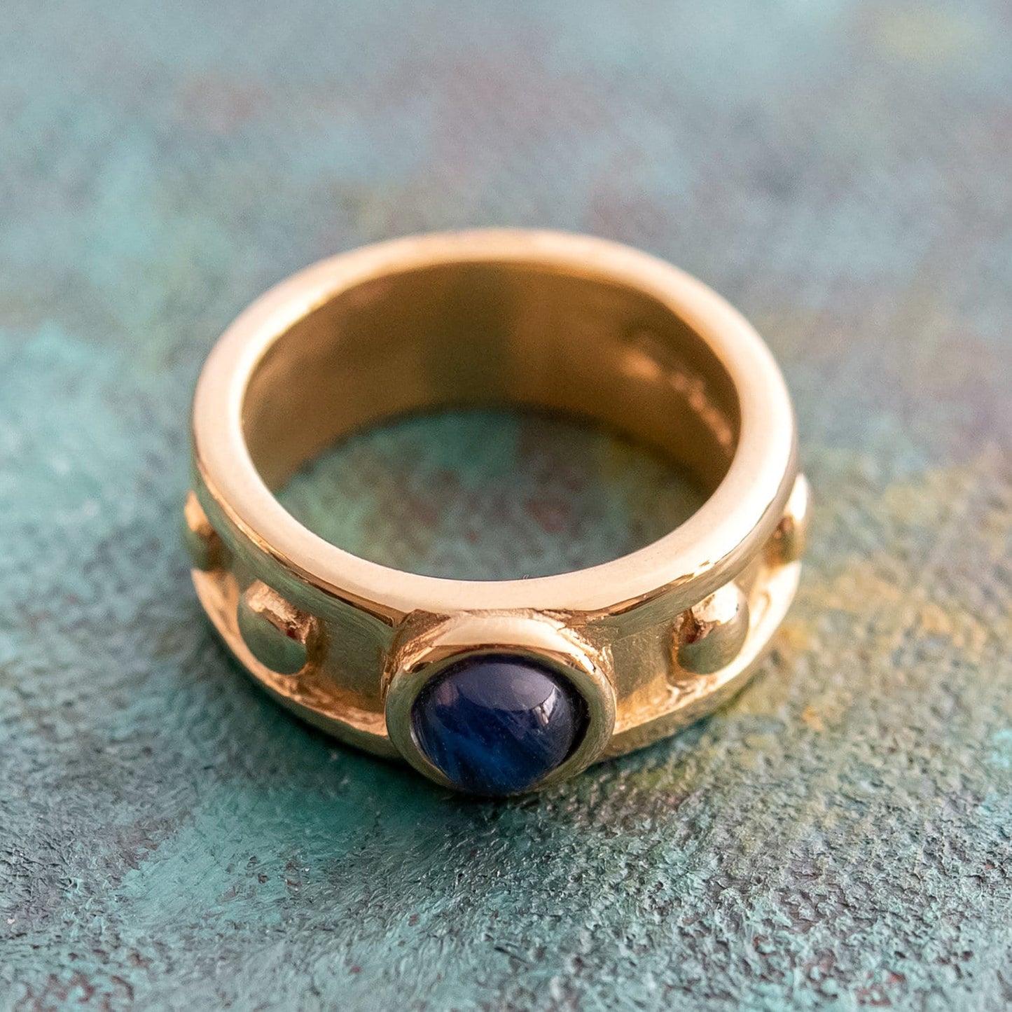 Vintage Ring 1970s Sapphire Cabocon Glass Ring 18k Brushed Gold September Birthstone #R3095