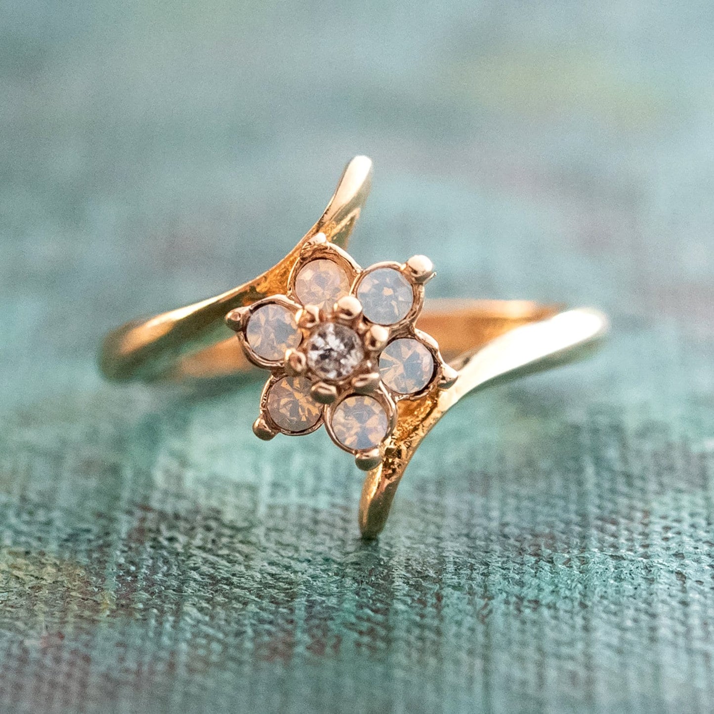 A Vintage Ring 1970's Emerald and Swarovski Crystal Ring 18kt Gold Flower Ring Jewelry Handmade for Women R842