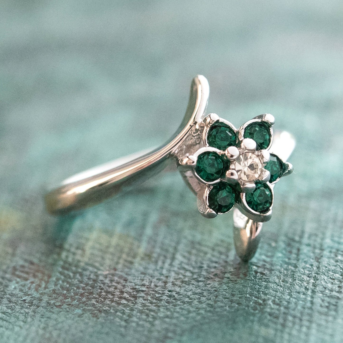 Vintage Ring 1970's Emerald and Swarovski Crystal Ring 18kt White Gold Silver Ring R842 - Limited Stock - Never Worn