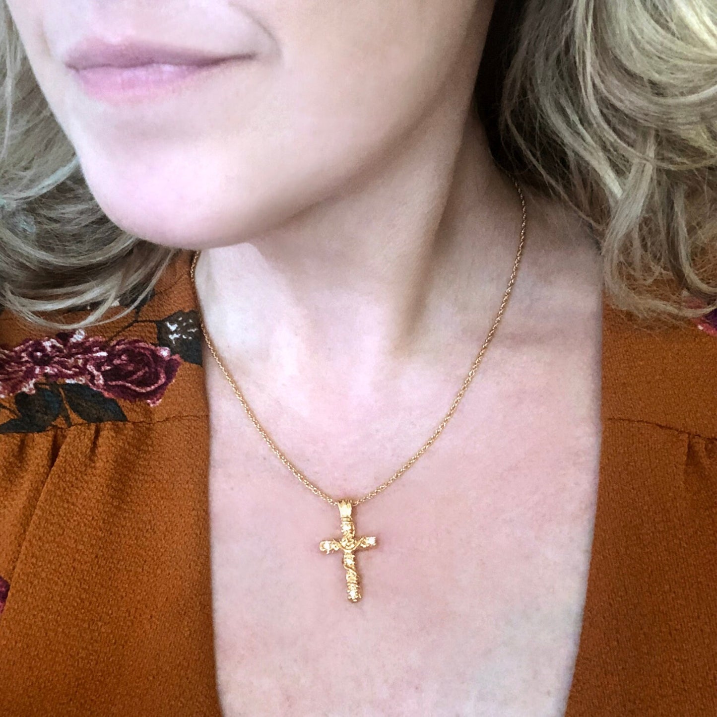 Vintage Cross Pendant with Swarovski Crystals 16in Gold Plated Pendant Necklace Antique Jewlery Womans #N624-Y - Limited Stock - Never Worn