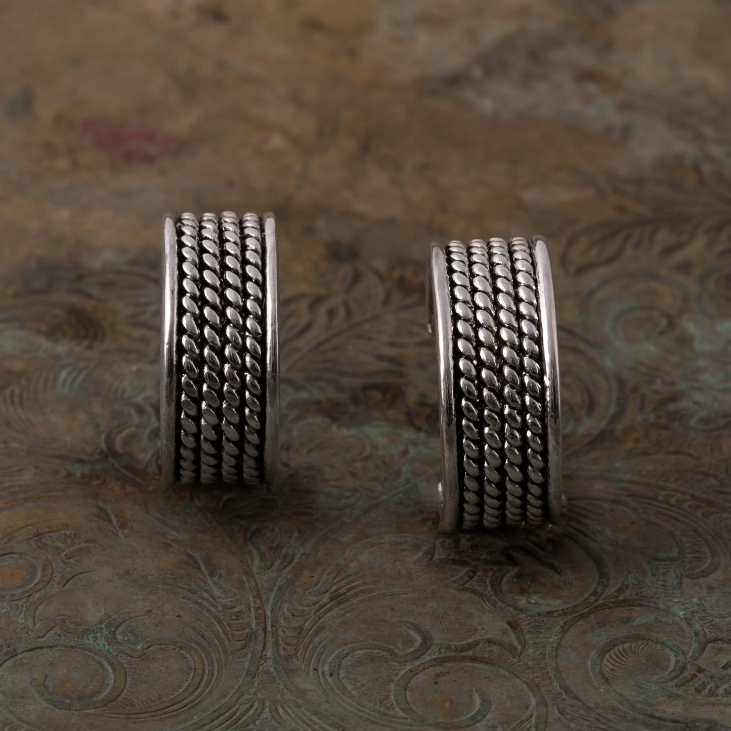 Vintage Earrings Signed Oscar De La Renta Thick Antique White Gold Tone Hoops Earrings Rope Design OS101-W