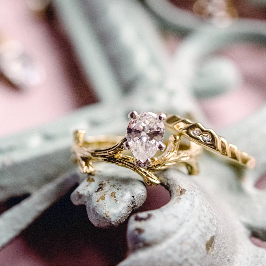 Vintage Ring Pear Shaped Cubic Zirconia 18k Gold Twig Style Engagement Ring R580 - Limited Stock - Never Worn