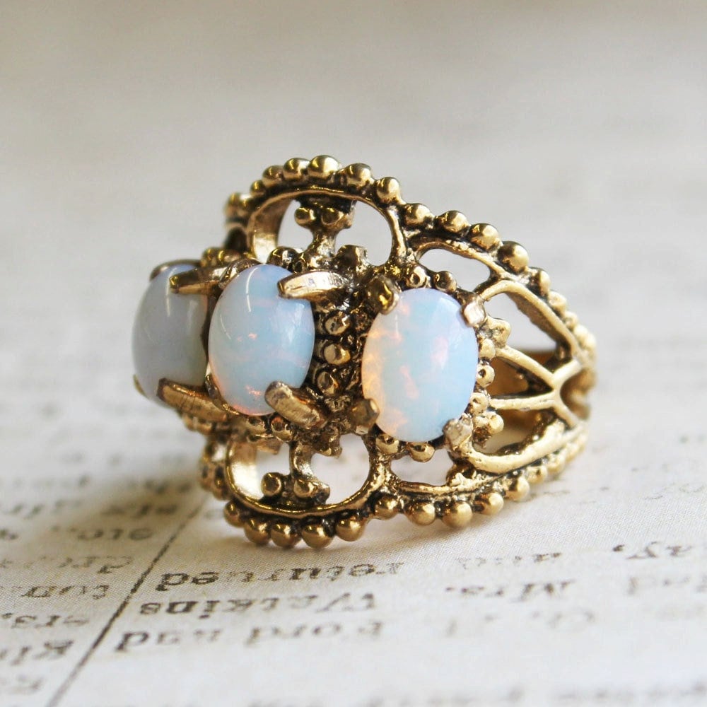 Vintage Ring Austrian Crystal Cocktail Ring Antique 18k Gold Womans Jewelry