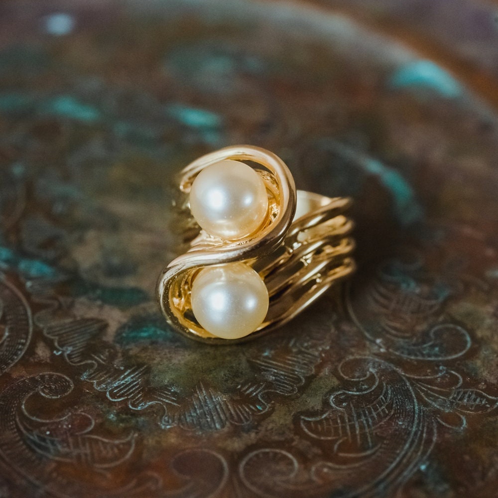 Vintage 1970's Cream Glass Pearl Ring 18k Gold Antique Pearls Womans Jewelry Handmade Pearl R3033 - Limited Stock - Never Worn