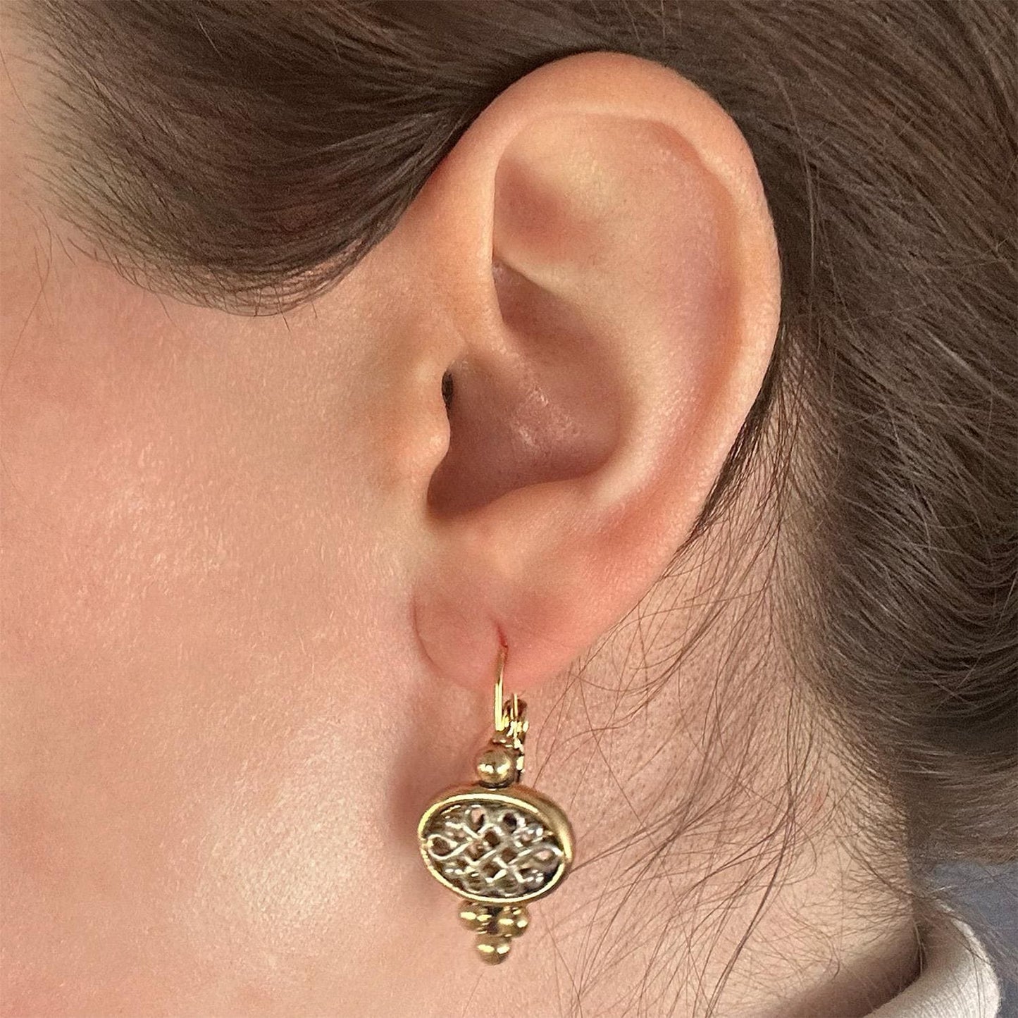 Womens Vintage Oscar De La Renta Dangle Earrings Yellow & White Gold Plated Filigree Lever Backs Women's Jewelry Small Designer Drop Earring