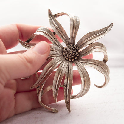 Oscar de la Renta Vintage Large Flower Brooch Silver Designer Flower Pin Womens Antique Lapel Pins