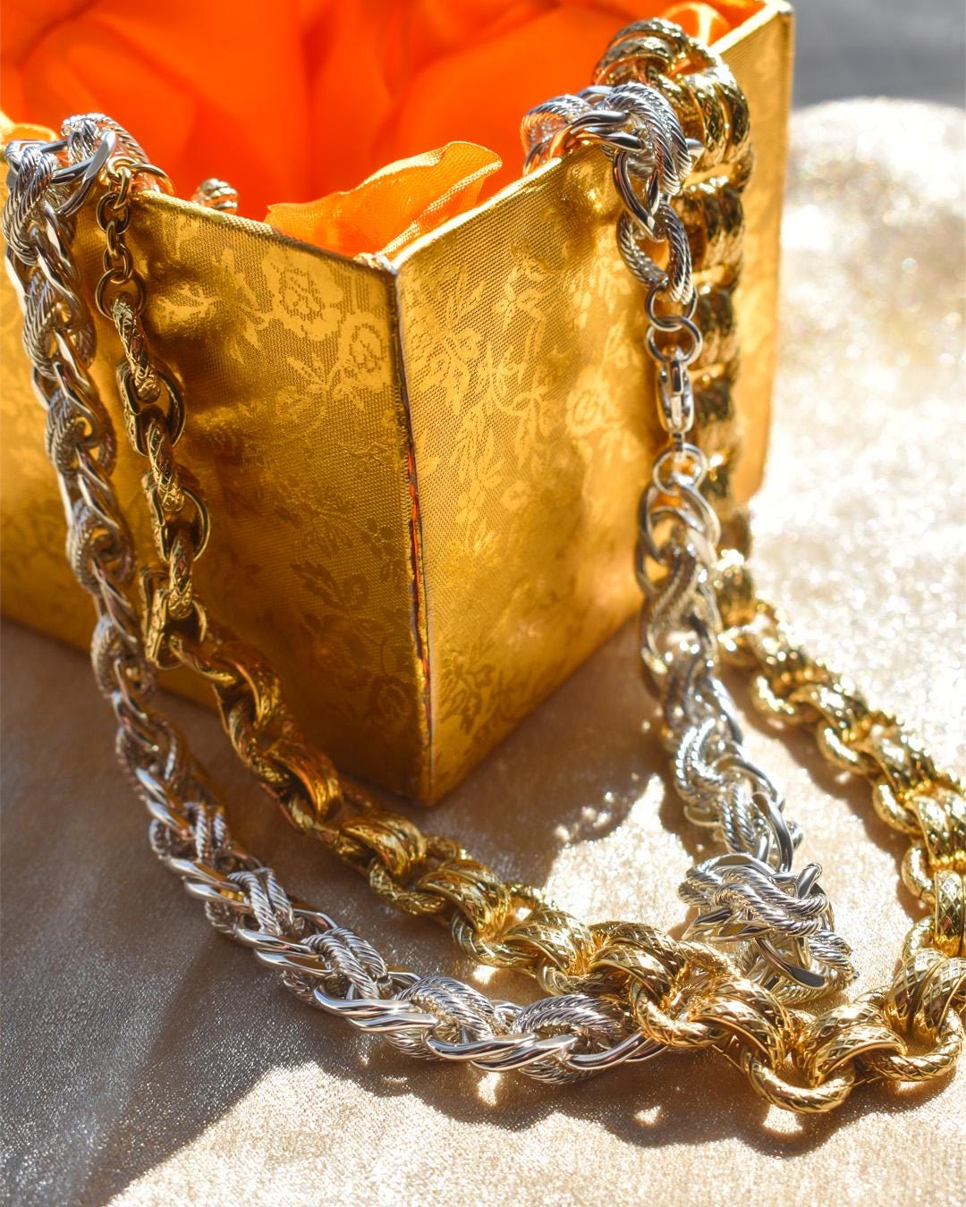 Vintage Oscar de la Renta Necklace Gold Plated Heavy Rope Chain Designer Antique Style Jewelry Bulky for Women Statement Chains Womens