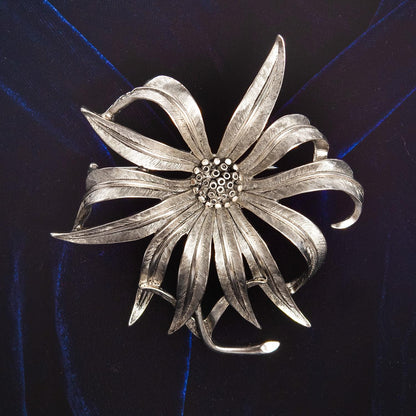 Oscar de la Renta Vintage Large Flower Brooch Silver Designer Flower Pin Womens Antique Lapel Pins